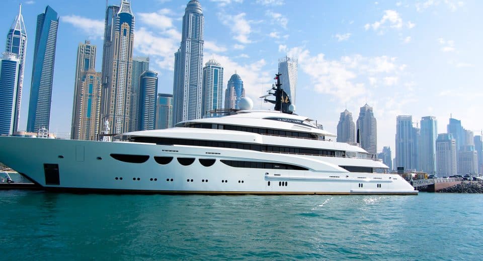 pourquoi-passer-par-une-location-de-yacht-prive-a-duba