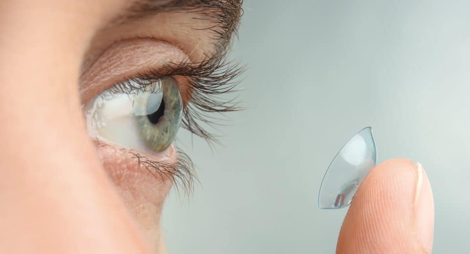 Combien de temps peut-on dormir avec des lentilles ? guide complet